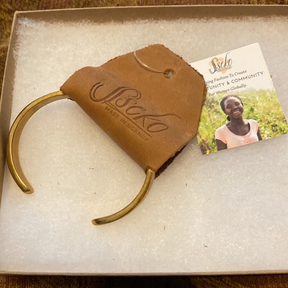 Brass Bracelet - Picture 2 of 5